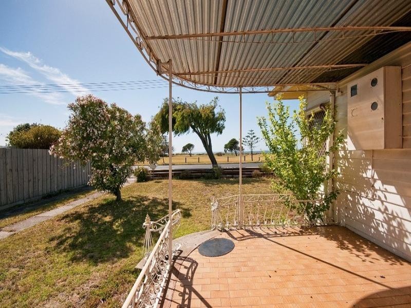 25 Beach Street, Seaholme VIC 3018