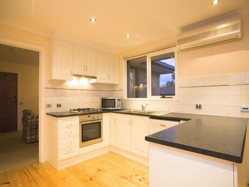 1/8 CRELLIN Avenue, Altona Meadows VIC 3028