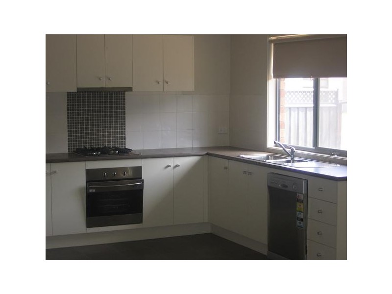 71 Duncombe Park Way, Deer Park VIC 3023