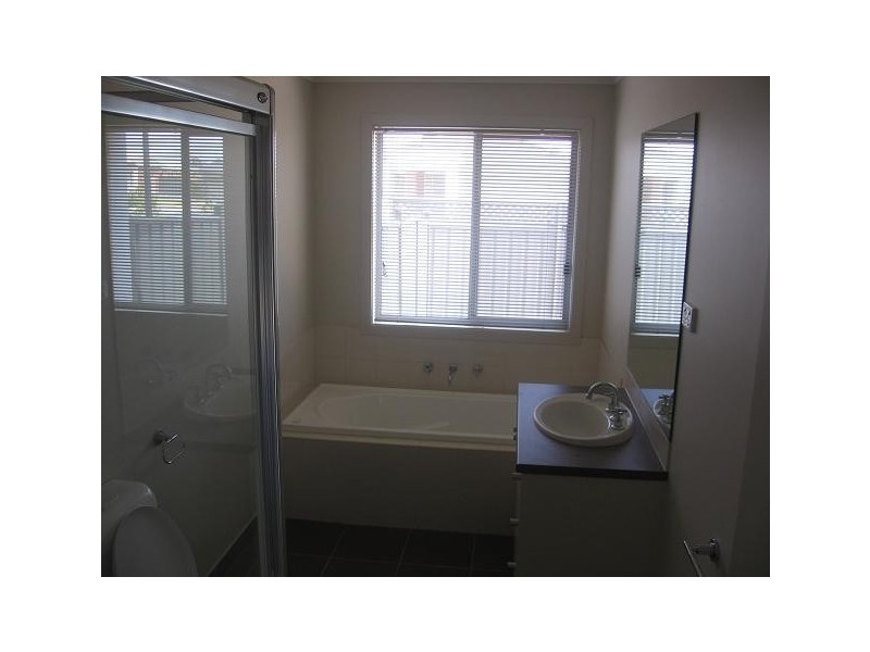 71 Duncombe Park Way, Deer Park VIC 3023