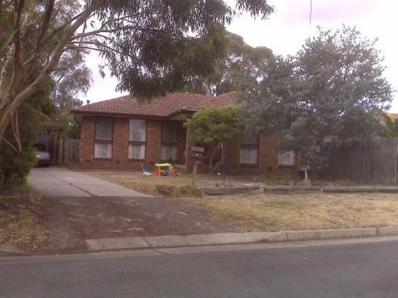 4 BROADLANDS Court, Hoppers Crossing VIC 3029