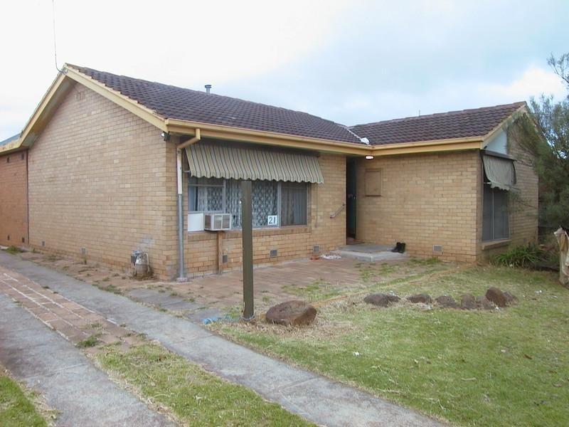 21 MUIRHEAD Crescent, Werribee VIC 3030