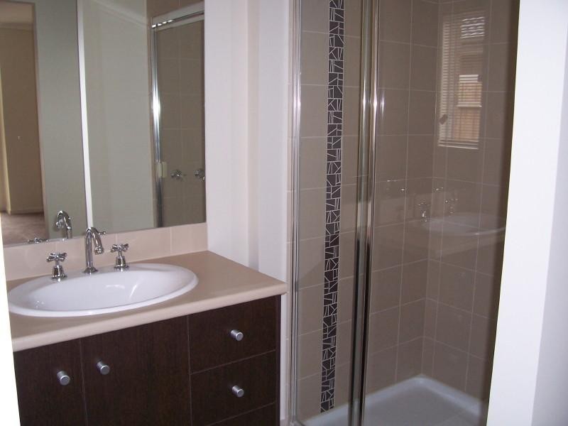 25 MELZAK Way, Berwick VIC 3806