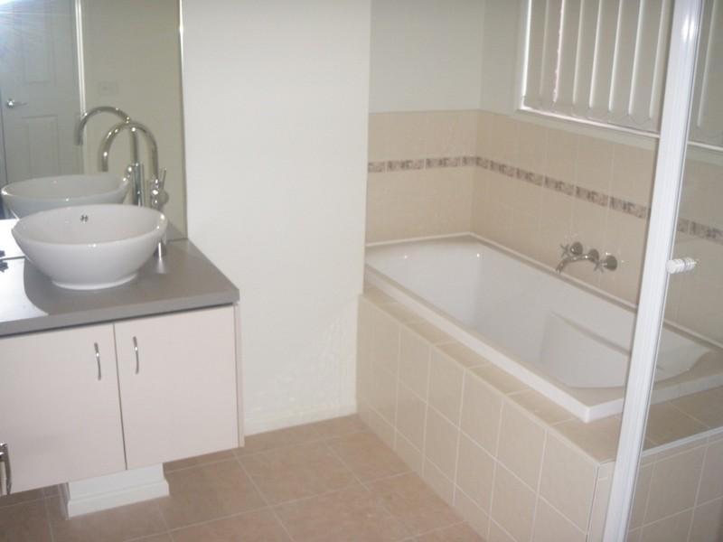 31 ROCKY GATE Drive, Truganina VIC 3029