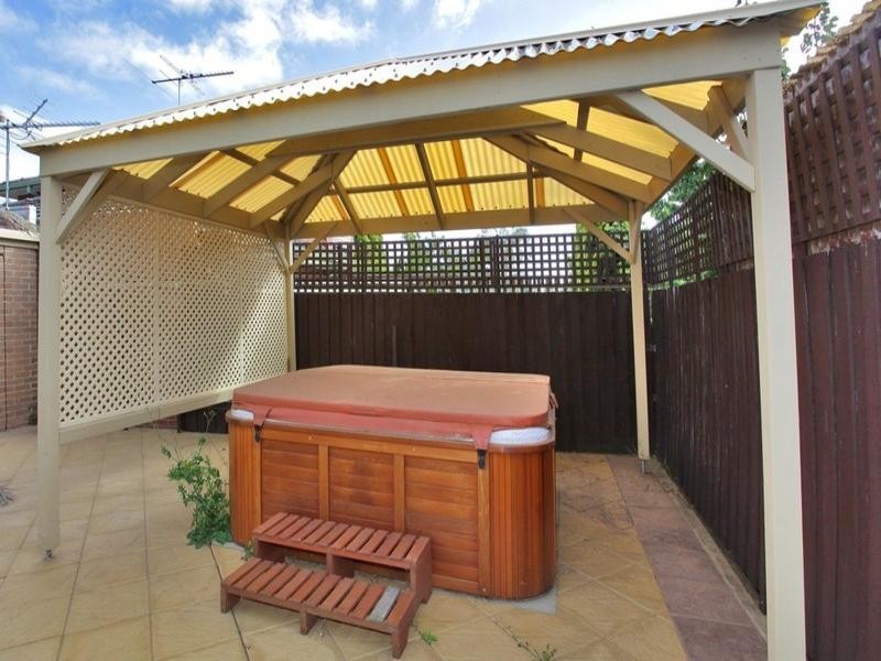 17 Langhorne Street, Altona Meadows VIC 3028