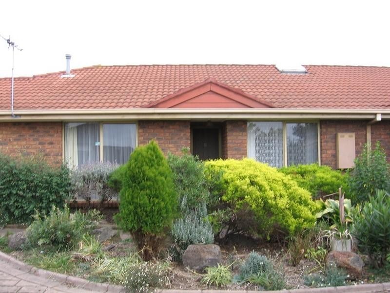 2/36 BURT Street, Altona VIC 3018