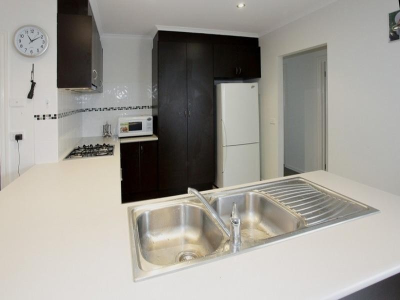 1/16 Bridlepath Drive, Truganina VIC 3029