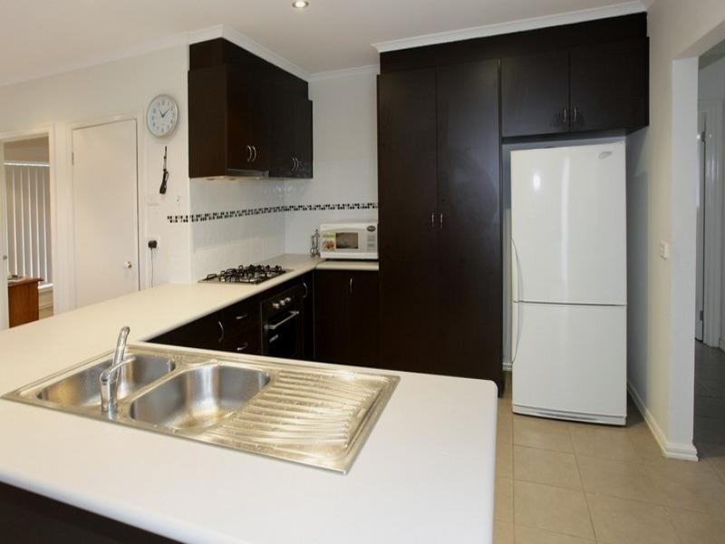 1/16 Bridlepath Drive, Truganina VIC 3029