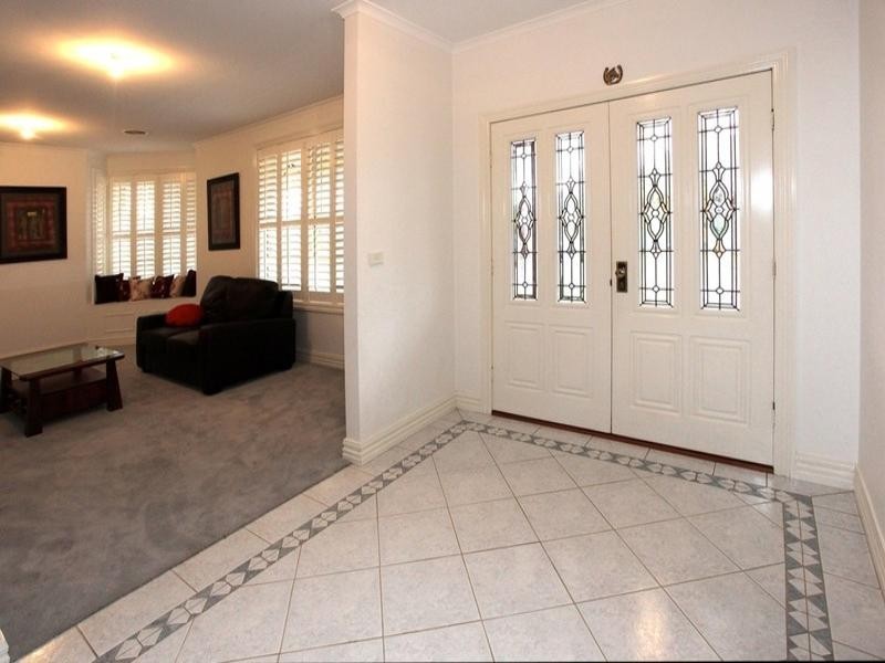 9 Redwood Drive, Hoppers Crossing VIC 3029