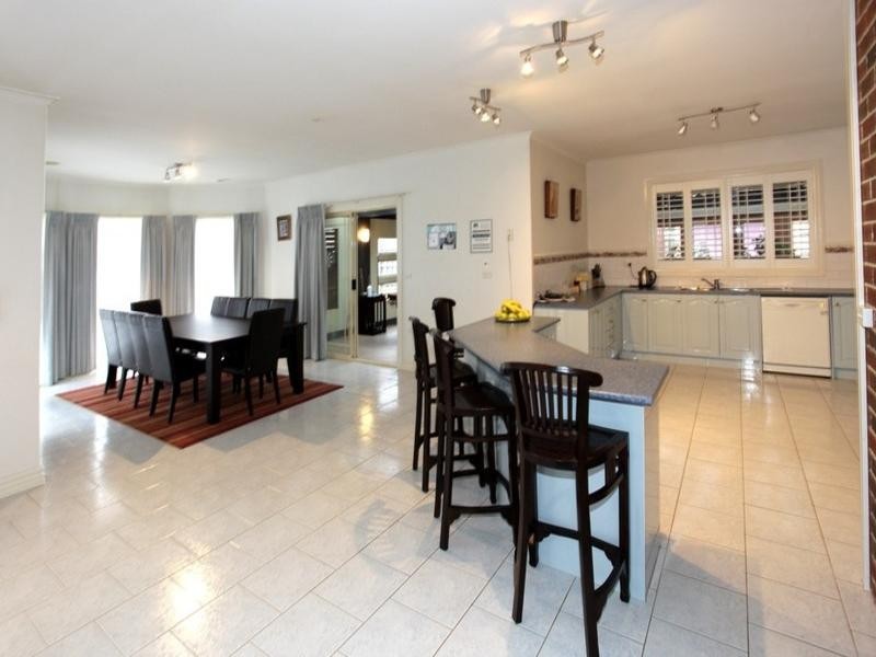 9 Redwood Drive, Hoppers Crossing VIC 3029