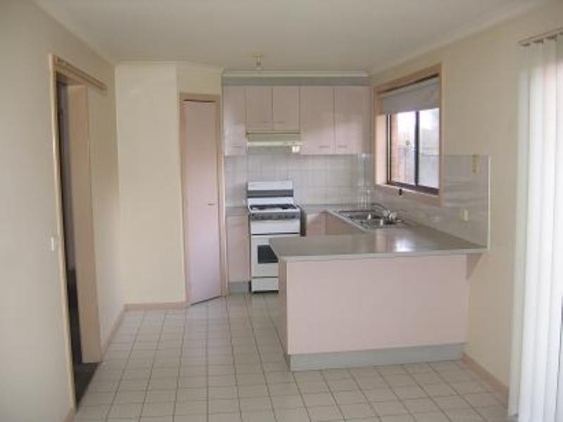 1/30 Mayfield Grove, Altona Meadows VIC 3028