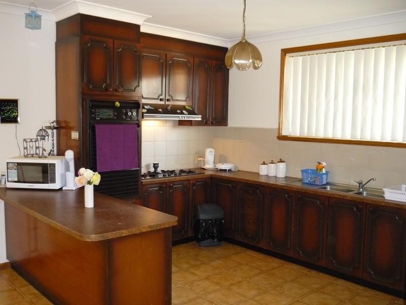 46 Oakdene Grove Sth, Altona Meadows VIC 3028