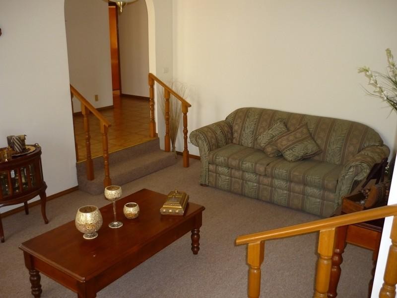 46 Oakdene Grove Sth, Altona Meadows VIC 3028