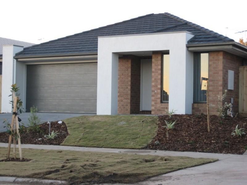 56 SILVERWATTLE Drive, Lyndhurst VIC 3975