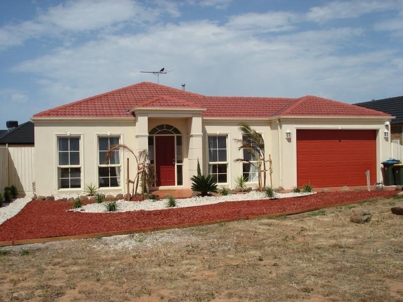 3 PENASH Place, Point Cook VIC 3030