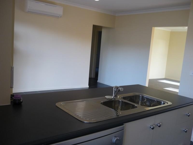 2/25 Williams Road, Laverton VIC 3028