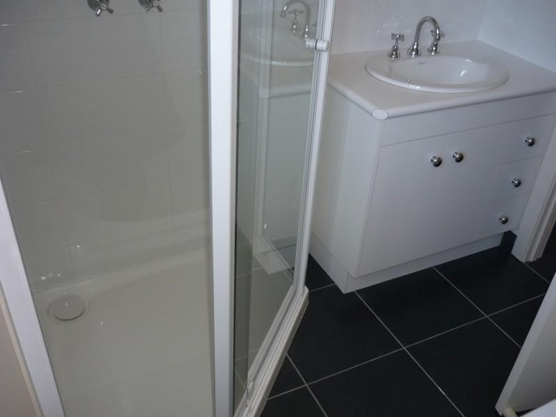 2/25 Williams Road, Laverton VIC 3028