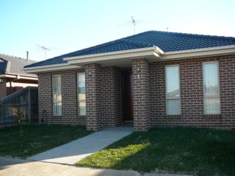 1/9-11 WALSHE Court, Altona Meadows VIC 3028