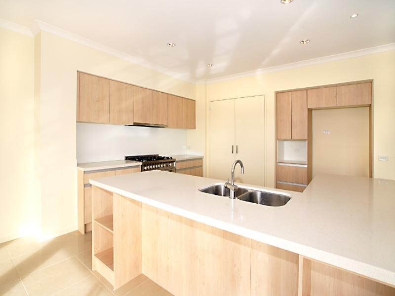 20 VAUCLUSE Boulevard, Werribee VIC 3030