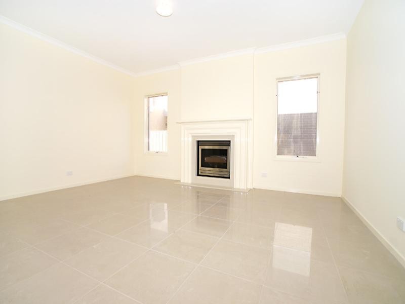 20 VAUCLUSE Boulevard, Werribee VIC 3030