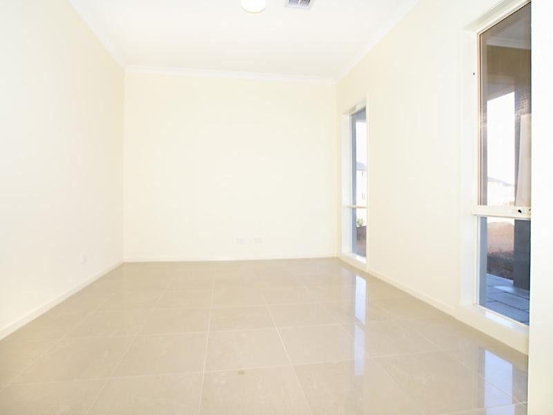 20 VAUCLUSE Boulevard, Werribee VIC 3030