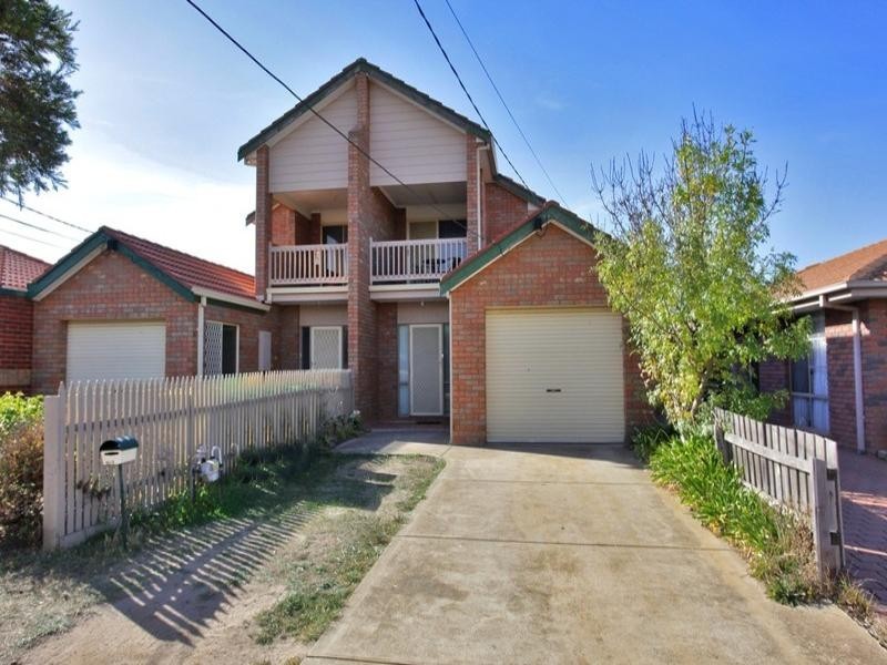2/15 HAMMOND Court, Altona Meadows VIC 3028
