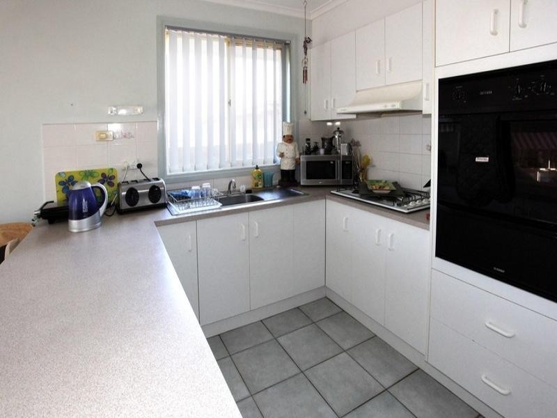 2/15 HAMMOND Court, Altona Meadows VIC 3028