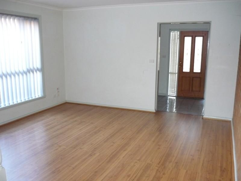 2/15 HAMMOND Court, Altona Meadows VIC 3028