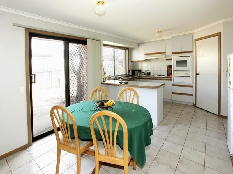 24 KATHLEEN Crescent, Hoppers Crossing VIC 3029