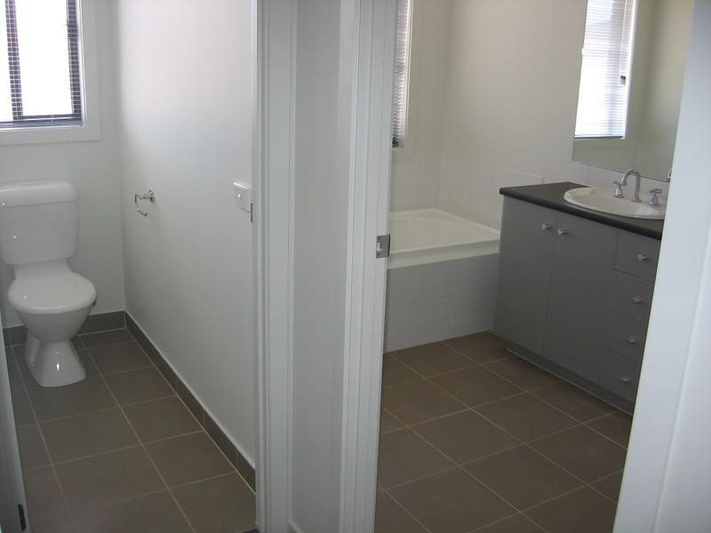 13 BLUEHILLS Boulevard, Pakenham VIC 3810