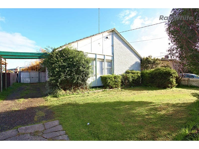 24 Heffernan Street, Laverton VIC 3028