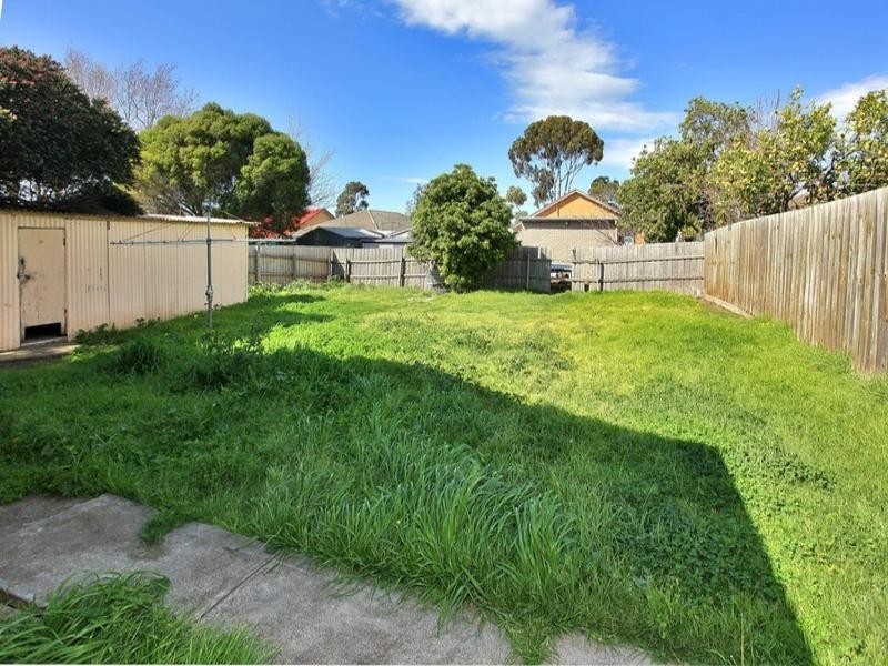 24 Henderson Street, Laverton VIC 3028