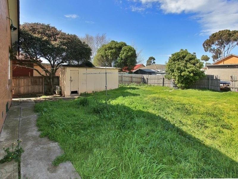 24 Henderson Street, Laverton VIC 3028