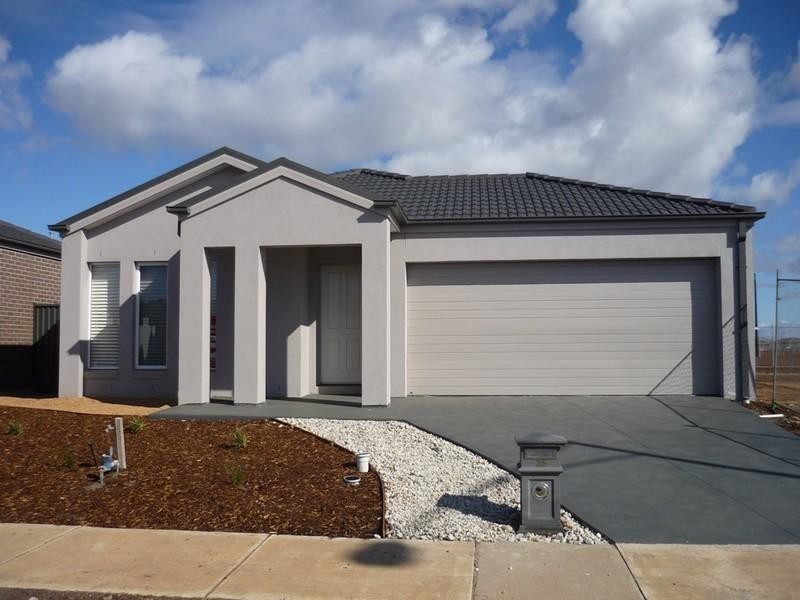 25 HATFIELD Place, Deer Park VIC 3023