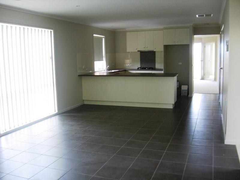 69 FOLEYS Road, Deer Park VIC 3023