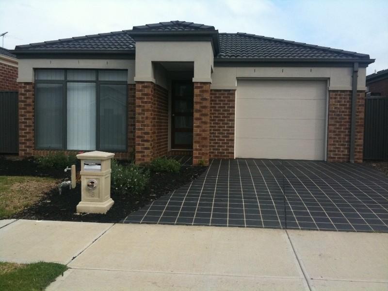 18 CHERRY BLOSSOM Chase, Pakenham VIC 3810