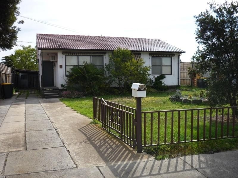 8 BRIGGS Street, Laverton VIC 3028