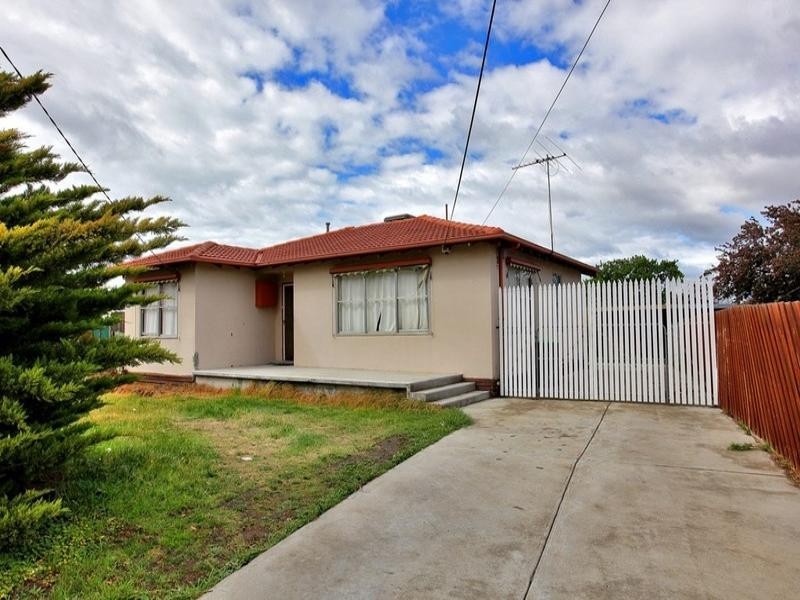 16 HILLMAN Street, Laverton VIC 3028