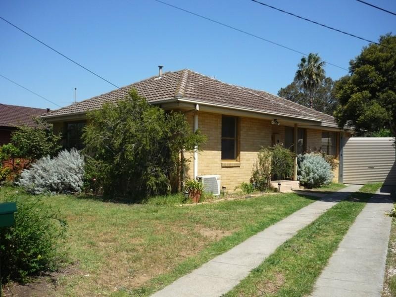 8 Evans Crescent, Laverton VIC 3028