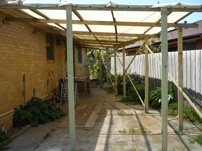 8 Evans Crescent, Laverton VIC 3028