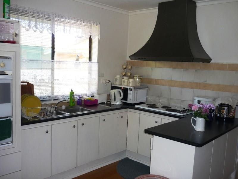 8 Evans Crescent, Laverton VIC 3028