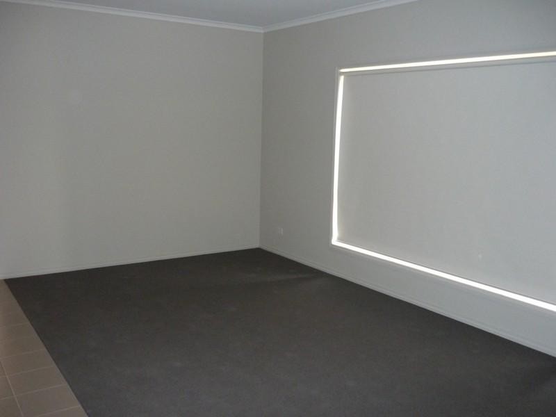 41 DOLPHIN Crescent, Point Cook VIC 3030