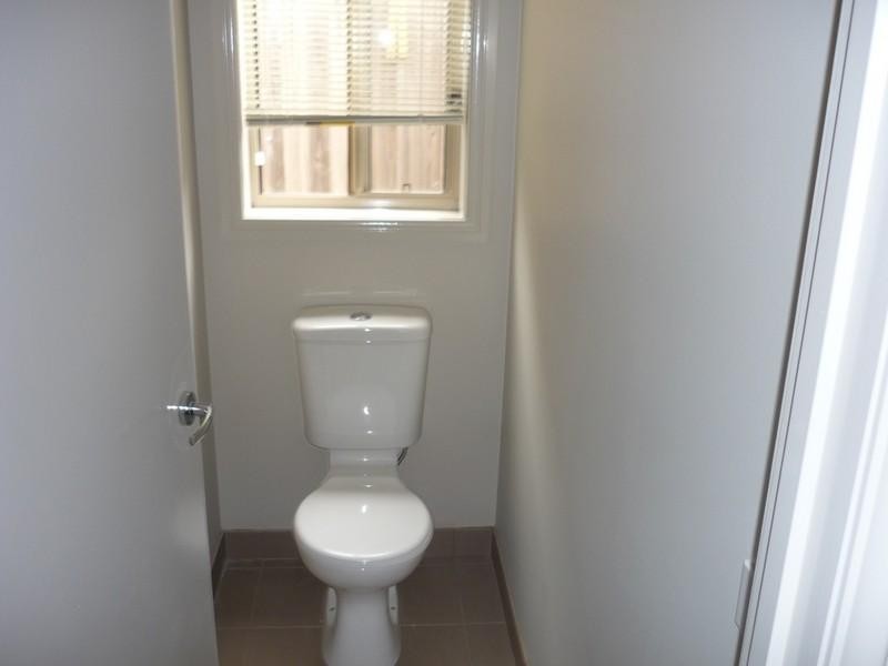 41 DOLPHIN Crescent, Point Cook VIC 3030