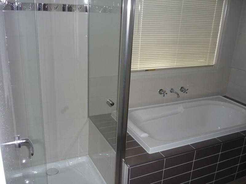 41 DOLPHIN Crescent, Point Cook VIC 3030