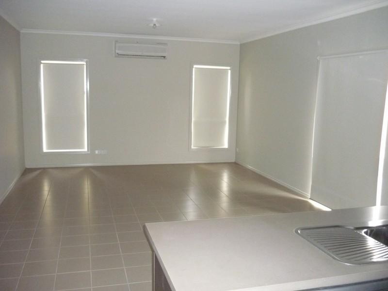 41 DOLPHIN Crescent, Point Cook VIC 3030