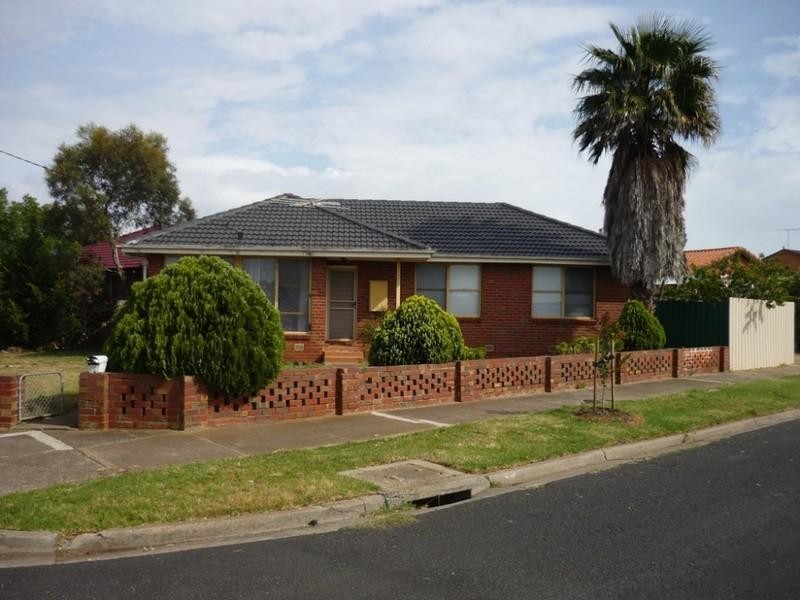 13 COLE Street, Laverton VIC 3028