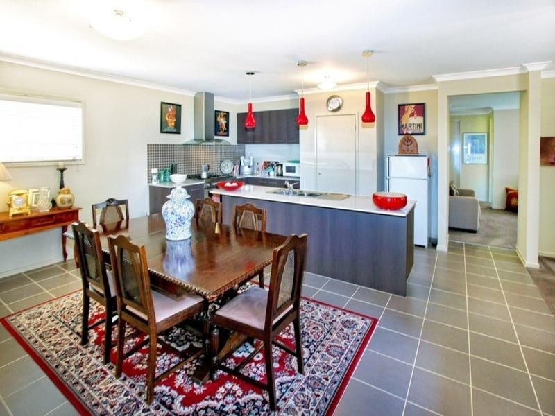 18 Dunlin Crescent, Williams Landing VIC 3027