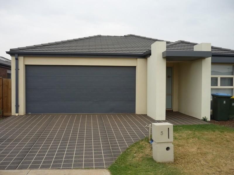 5 GISELLE Grove, Tarneit VIC 3029