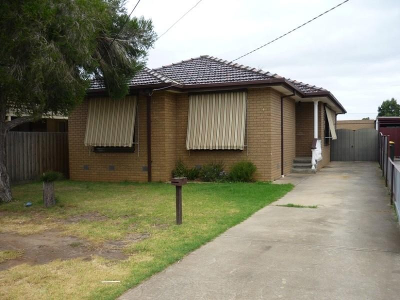 4 BRUCE Street, Laverton VIC 3028