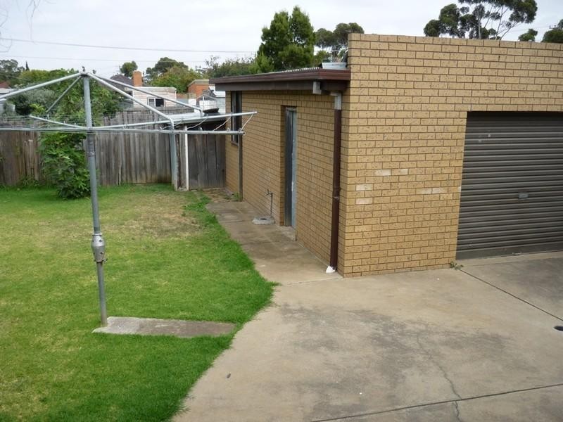 4 BRUCE Street, Laverton VIC 3028